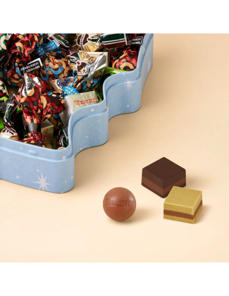 Venchi Christmas Tree-Shaped Tin with Assorted Chocolates 223g