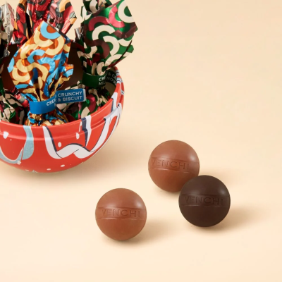 Red Tin Ball with Cream & Crunchy Small 2