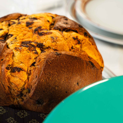 Panettone Cipriani with Chocolate Chips in Metal Tin 2